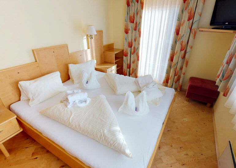 Familienzimmer Nr. 9 und Nr. 10 Familienzimmer Nr. 9 und Nr. 10